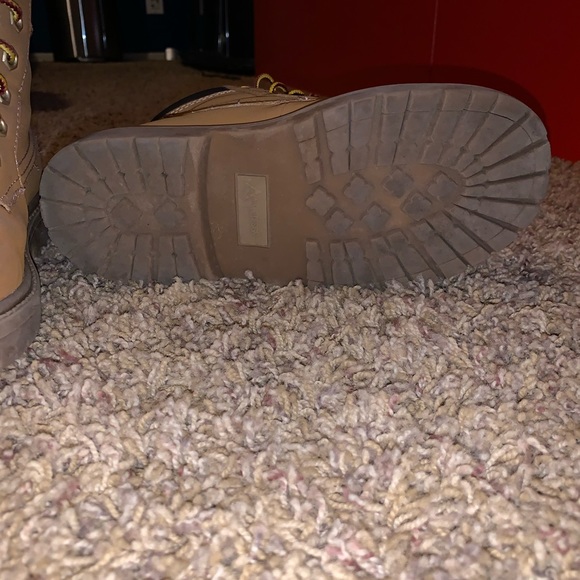 Boots - Picture 4 of 4